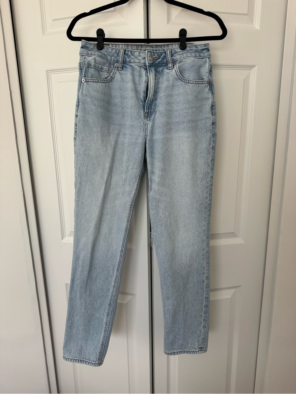 American Eagle Outfitters Light Wash Straight Leg Jeans